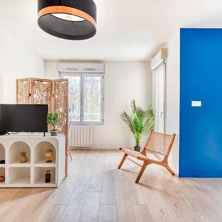 Apartment Le Mediterraneen T2 Avec Garage,ascenseur,balcon Angers