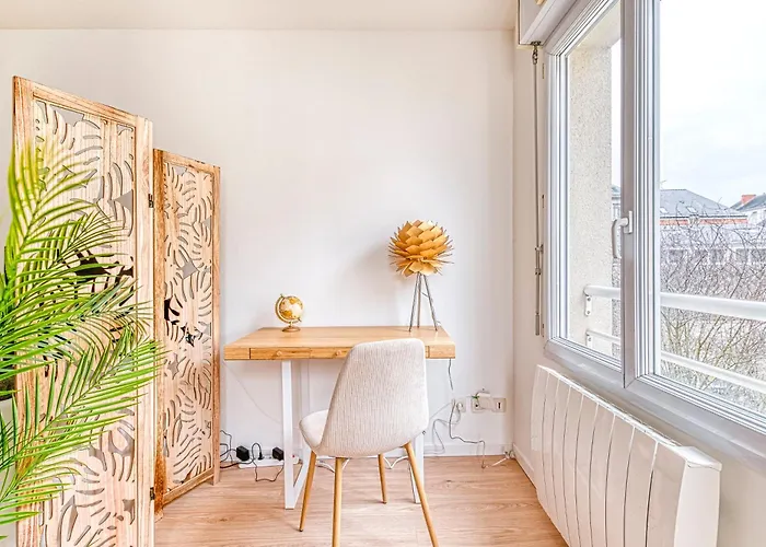 Le Mediterraneen T2 Avec Garage,ascenseur,balcon * Angers